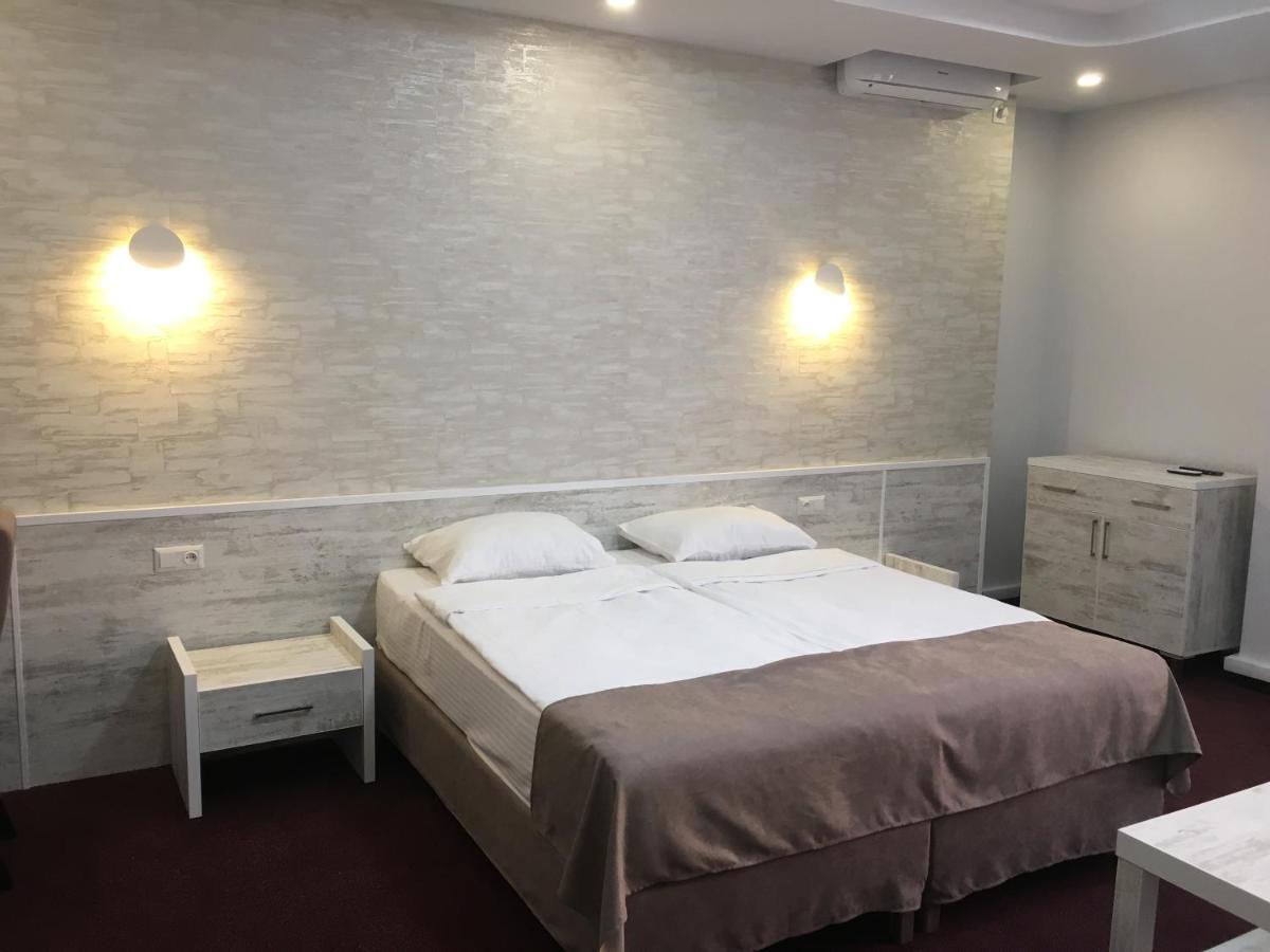 Hobby Hotel Yerevan Exterior photo